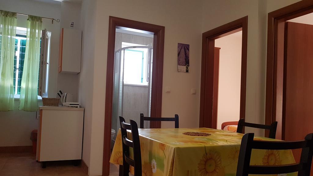 Apartments Jaksic Постіра Екстер'єр фото