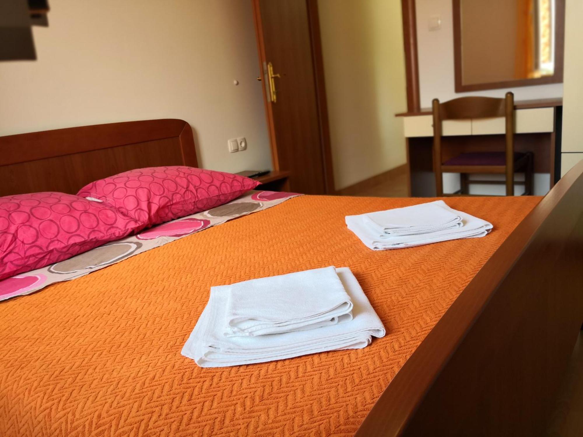 Apartments Jaksic Постіра Екстер'єр фото