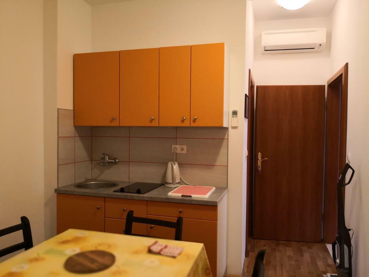 Apartments Jaksic Постіра Екстер'єр фото